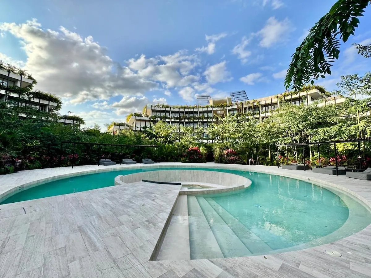 Beautiful Loft Minutes From The Sea! Διαμέρισμα Τουλούμ