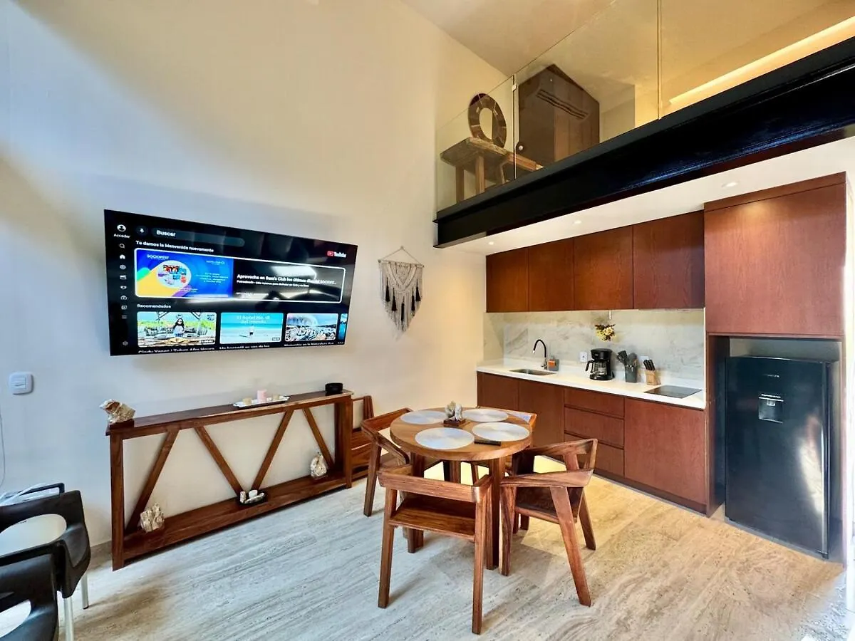 Beautiful Loft Minutes From The Sea! Διαμέρισμα Τουλούμ