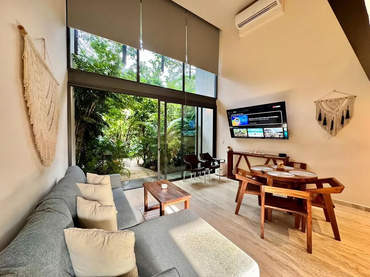Beautiful Loft Minutes From The Sea! Διαμέρισμα Τουλούμ